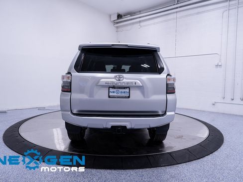 Used 2021 Toyota 4Runner SR5 Premium image 32