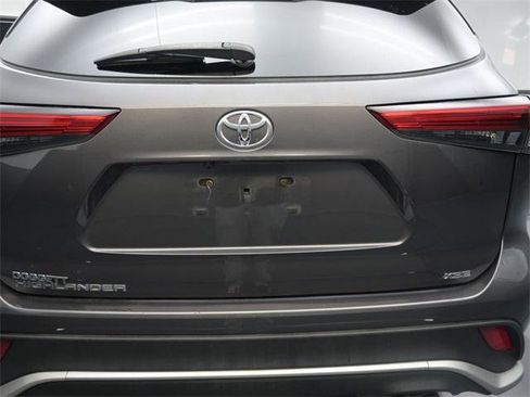 Certified 2021 Toyota Highlander XSE image 27