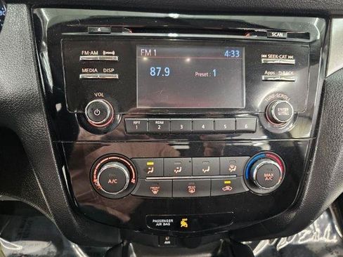Used 2016 Nissan Rogue S AWD/4WD image 15