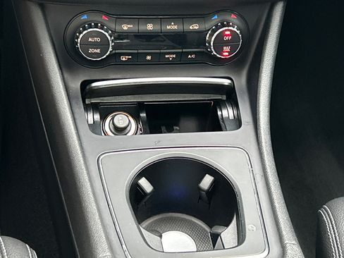 Used 2019 Mercedes-Benz CLA 250 image 31