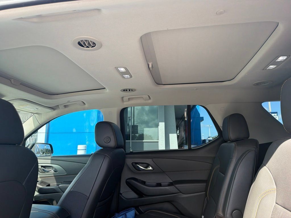 Used 2020 Chevrolet Traverse Premier w/ Redline Edition FWD image 10
