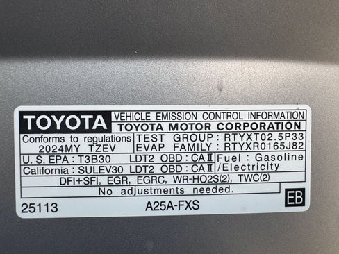 Used 2024 Toyota RAV4 SE w/ Weather & Moonroof Package AWD/4WD image 21