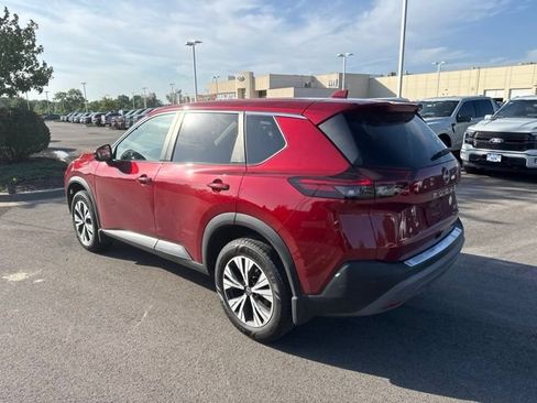 Used 2022 Nissan Rogue SV FWD image 4