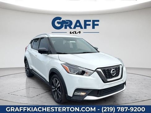Used 2018 Nissan Kicks SR FWD image 11