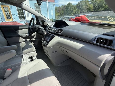 Used 2015 Honda Odyssey EX-L image 30
