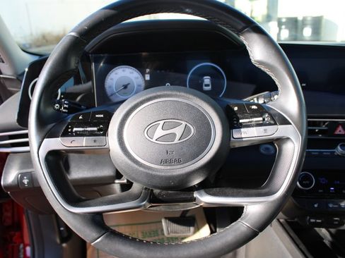 Used 2024 Hyundai Elantra Limited FWD image 25