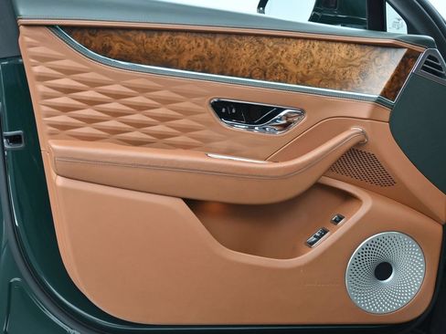 Used 2022 Bentley Flying Spur V8 AWD/4WD image 9
