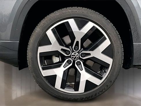 Used 2022 Volkswagen Taos SEL image 31