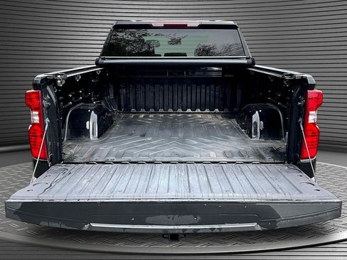Used 2023 Chevrolet Silverado 1500 LT AWD/4WD image 7