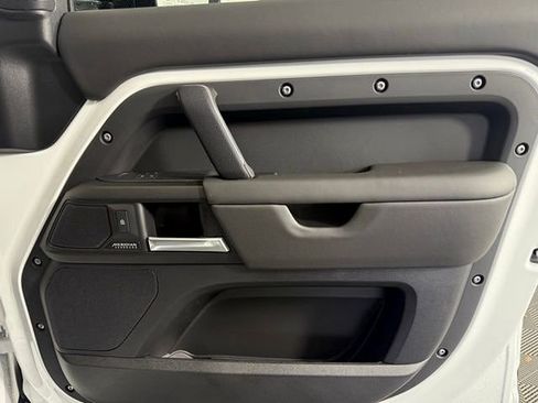 New 2025 Land Rover Defender 110 V8 image 20