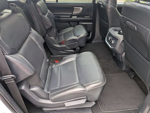 Used 2025 Ford Expedition Max Platinum w/ Driver's Package AWD/4WD image 22
