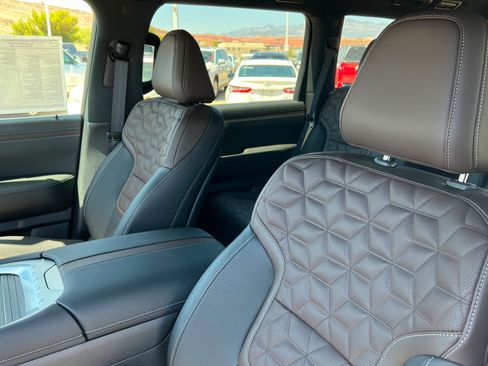 New 2026 Nissan Armada Platinum Reserve w/ Accent Package AWD/4WD image 16