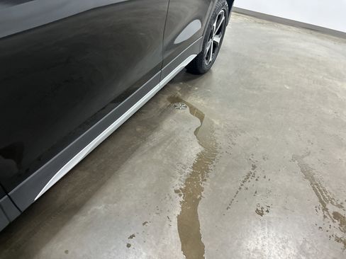 New 2025 Volkswagen Tiguan SE image 10