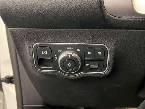 Certified 2022 Mercedes-Benz GLB 250 4MATIC image 20