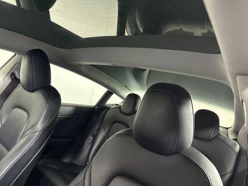 Used 2021 Tesla Model 3 Standard Range Plus image 12