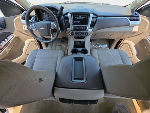 Used 2017 Chevrolet Suburban LS RWD image 9