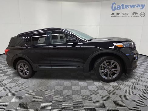 Used 2022 Ford Explorer XLT w/ XLT Sport Appearance Package AWD/4WD image 1