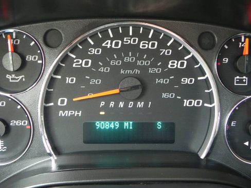 Used 2012 Chevrolet Express 3500 LS image 12