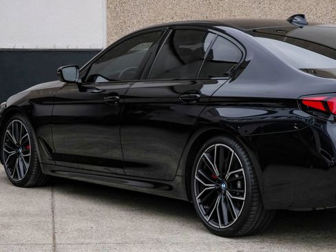 Used 2023 BMW M550i xDrive w/ Executive Package AWD/4WD image 17