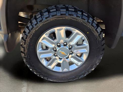 Used 2024 Chevrolet Silverado 2500 High Country w/ High Country Premium Package image 7