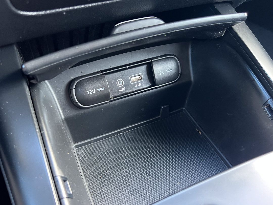 Used 2020 Kia Sorento LX FWD image 23