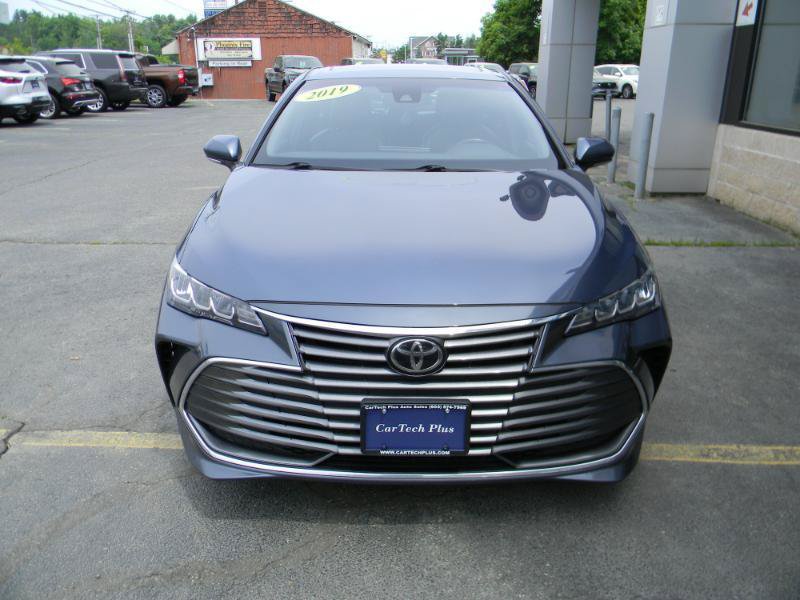 Used 2019 Toyota Avalon XLE w/ Moonroof Package FWD image 3