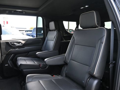 Used 2024 GMC Yukon XL SLT w/ SLT Luxury Package AWD/4WD image 20