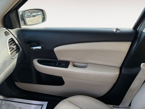 Used 2013 Chrysler 200 LX image 29