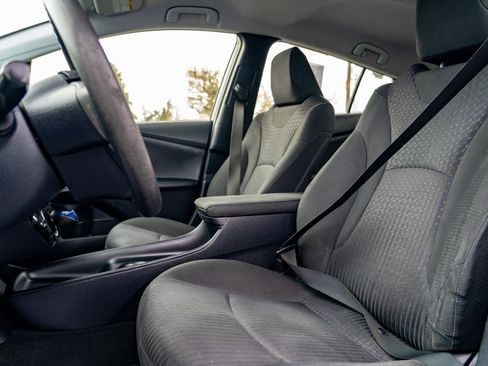 Used 2016 Toyota Prius Two image 13