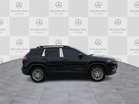 Used 2022 Jeep Cherokee Limited image 2