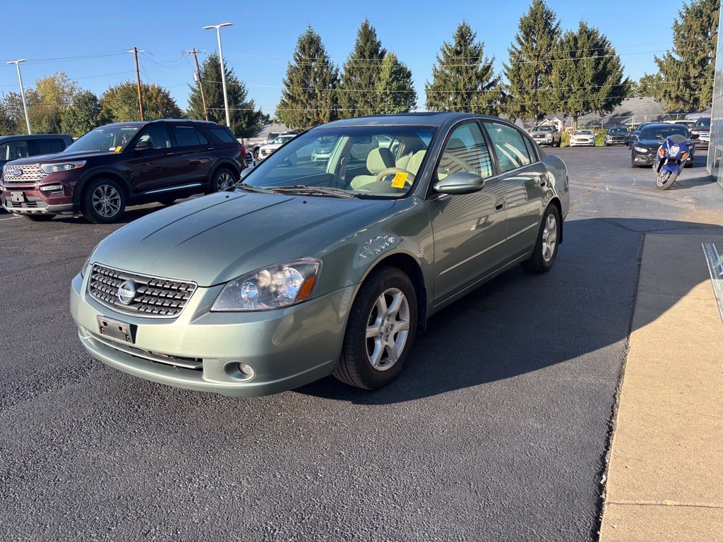 Used 2005 Nissan Altima 2.5 S w/ (G01) Convenience Plus Pkg FWD image 2