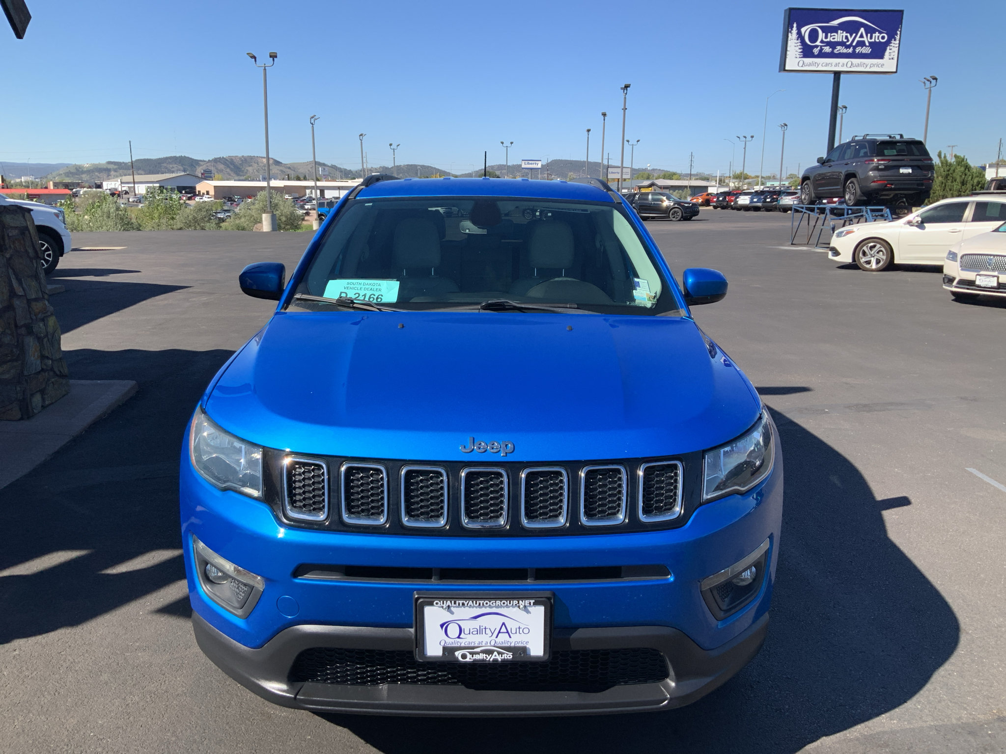 Used 2019 Jeep Compass Latitude w/ Popular Equipment Group AWD/4WD image 3