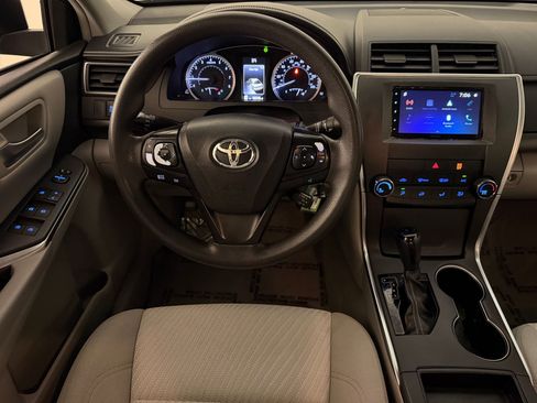 Used 2016 Toyota Camry LE FWD image 23