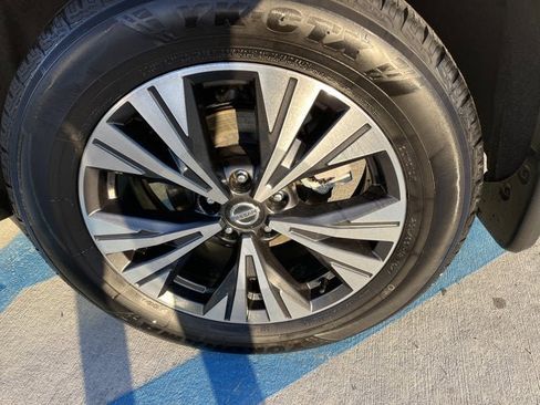 Used 2021 Nissan Rogue SV image 24