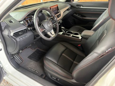 Used 2023 Nissan Altima 2.5 SR image 2