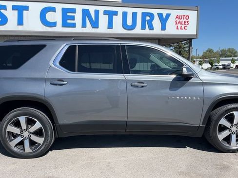 Used 2021 Chevrolet Traverse LT w/ LT Premium Package AWD/4WD image 18