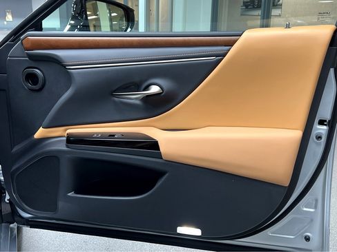 New 2025 Lexus ES 350 w/ Premium Package image 24