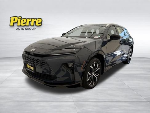 Used 2025 Toyota Crown Signia w/ Tow-Hitch Package (TMS) AWD/4WD image 1