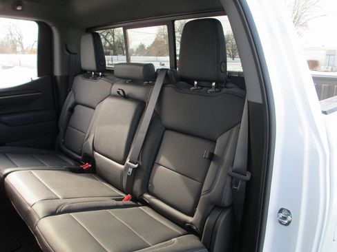 New 2026 GMC Sierra 1500 SLT w/ SLT Convenience Package image 15