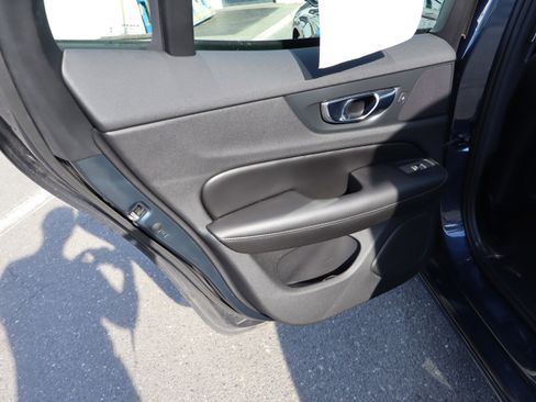 Used 2020 Volvo S60 T6 Momentum image 31