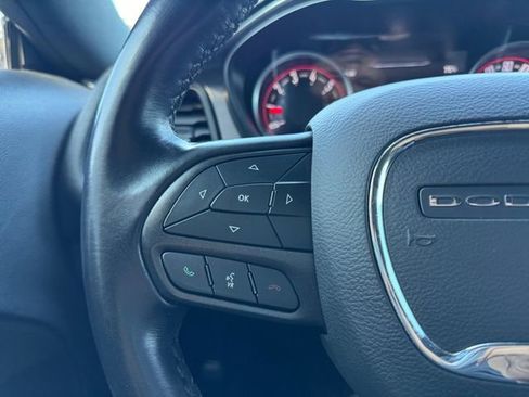 Used 2022 Dodge Challenger SXT image 7