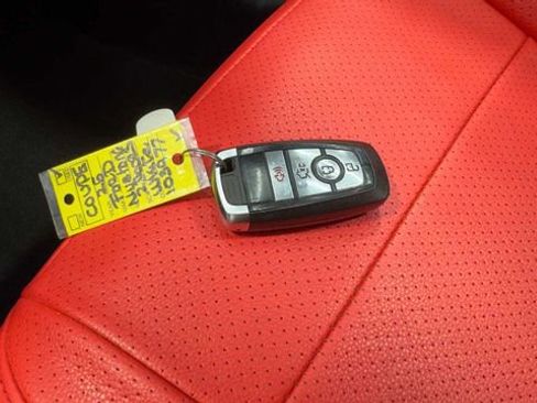 Used 2025 Ford Mustang Coupe image 26