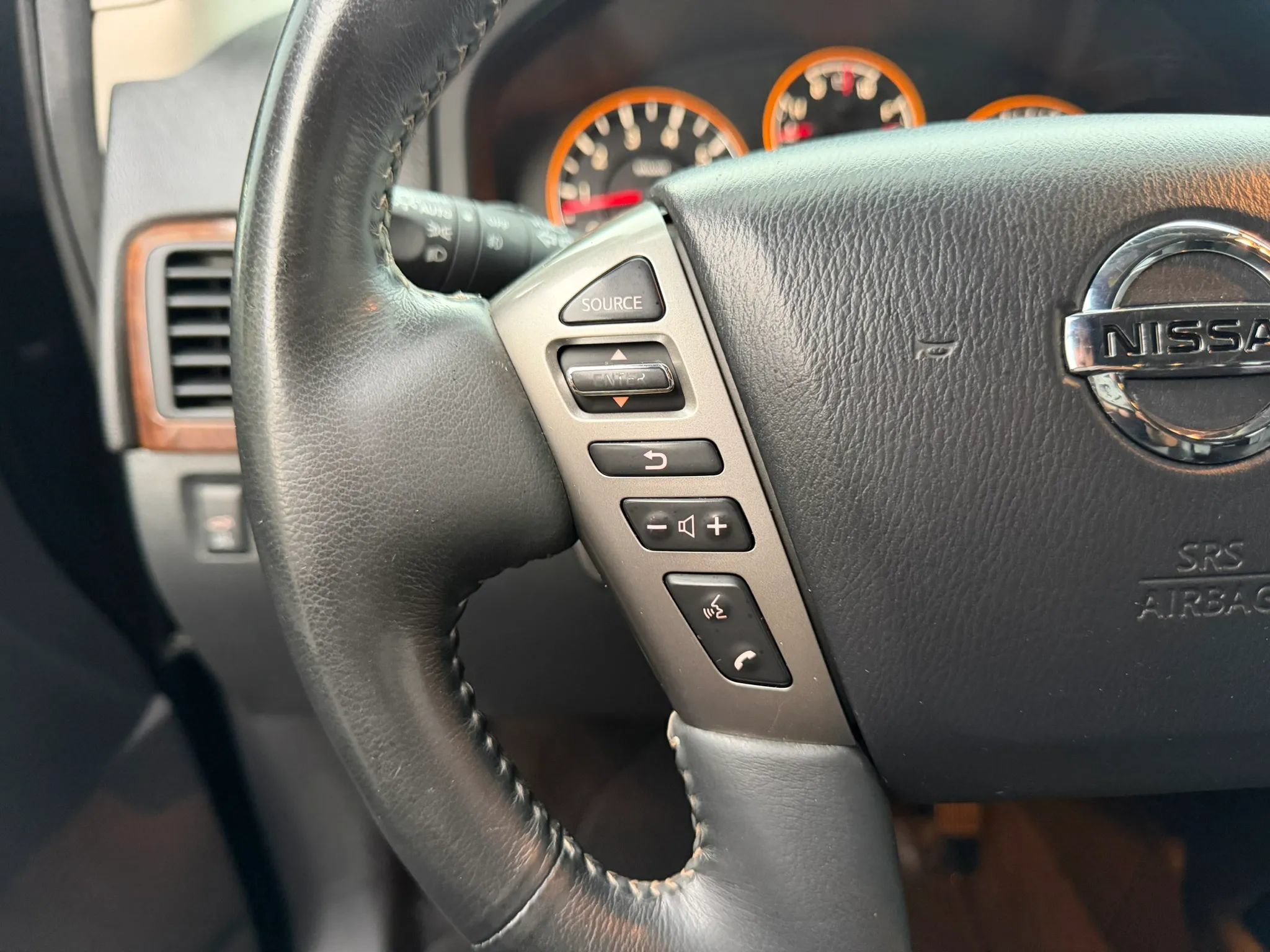 Used 2013 Nissan Armada Platinum AWD/4WD image 19