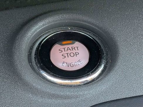 Used 2020 Nissan Frontier SV RWD image 30