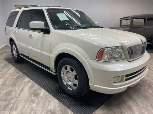 Used 2006 Lincoln Navigator Ultimate image 4