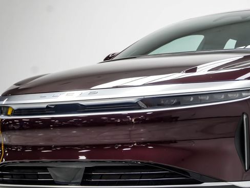 Used 2024 Lucid Air Pure RWD image 2