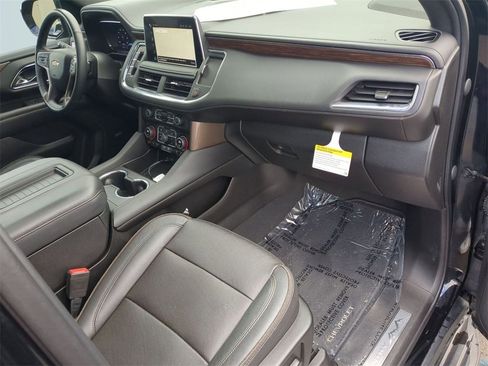 Used 2023 Chevrolet Suburban High Country image 29