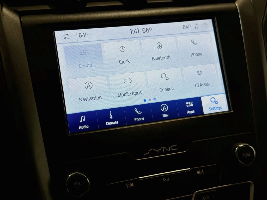 Used 2020 Ford Fusion SE FWD image 17