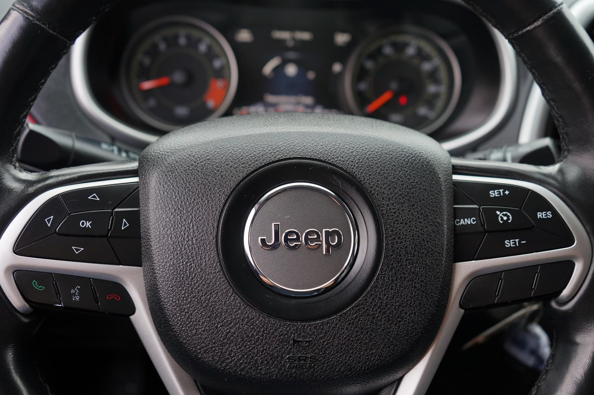 Used 2015 Jeep Cherokee Trailhawk w/ Ventilated/Heated Seat Group AWD/4WD image 16