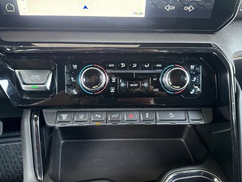 Used 2024 GMC Sierra 2500 AT4 w/ AT4 Premium Plus Package AWD/4WD image 26